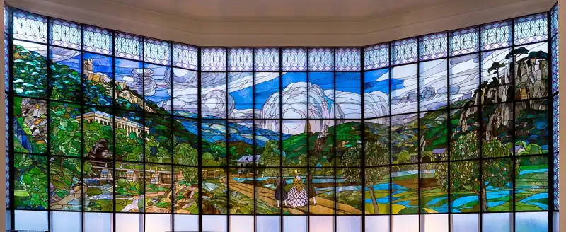Tájképet ábrázoló üvegablak a Herzoghof Weilburgsaal termében
